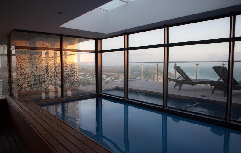 Aquarius Luxury Suites Bloubergstrand Dış mekan fotoğraf